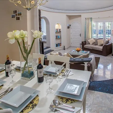In Puerto Del Carmen Sleeps 6 Includes Swimming Pool Air Con And Wifi 0 Villa