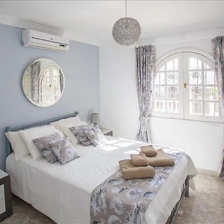 Villa In Puerto Del Carmen Sleeps 6 Includes Swimming Pool Air Con And Wifi 0