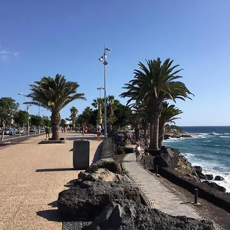 In Puerto Del Carmen Sleeps 6 Includes Swimming Pool Air Con And Wifi 0 Villa